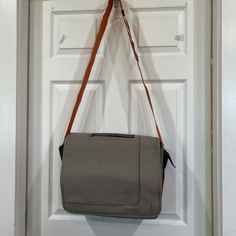 Targus Laptop Bag Tan Orange Crossbody Strap Padded Messenger Style 16"